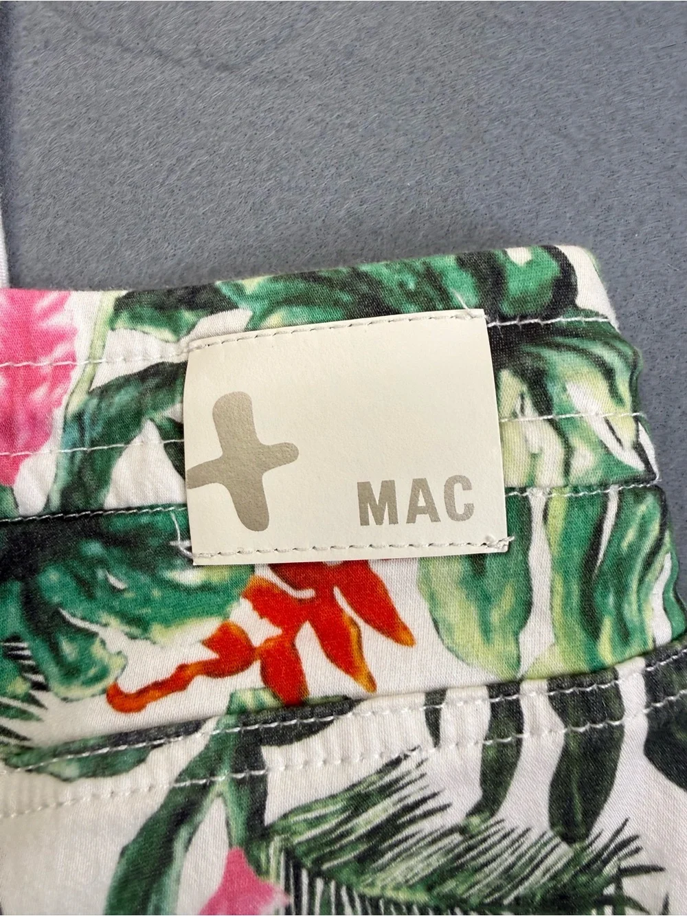 N/A fun tropical